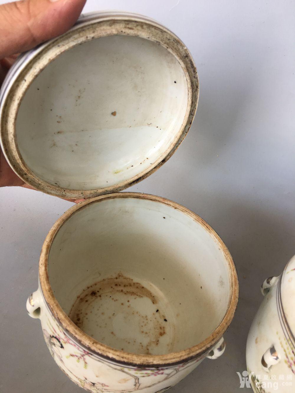 傅义祥造 粉彩桃花美女罐一对,釉面肥厚滋润,画工精美