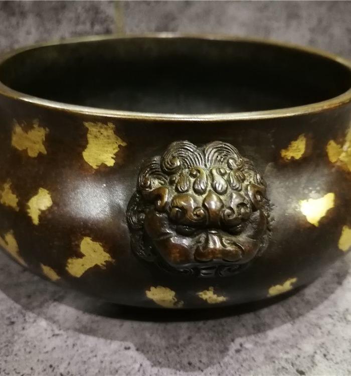 铜洒金兽头双耳香炉