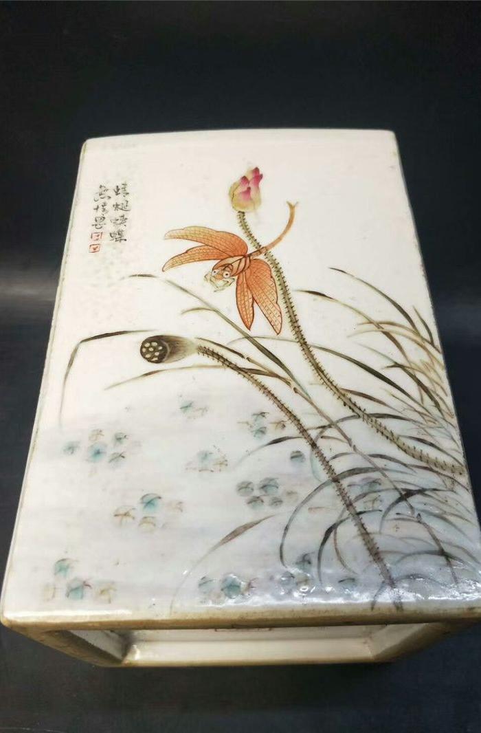 刘雨岑花虫笔筒