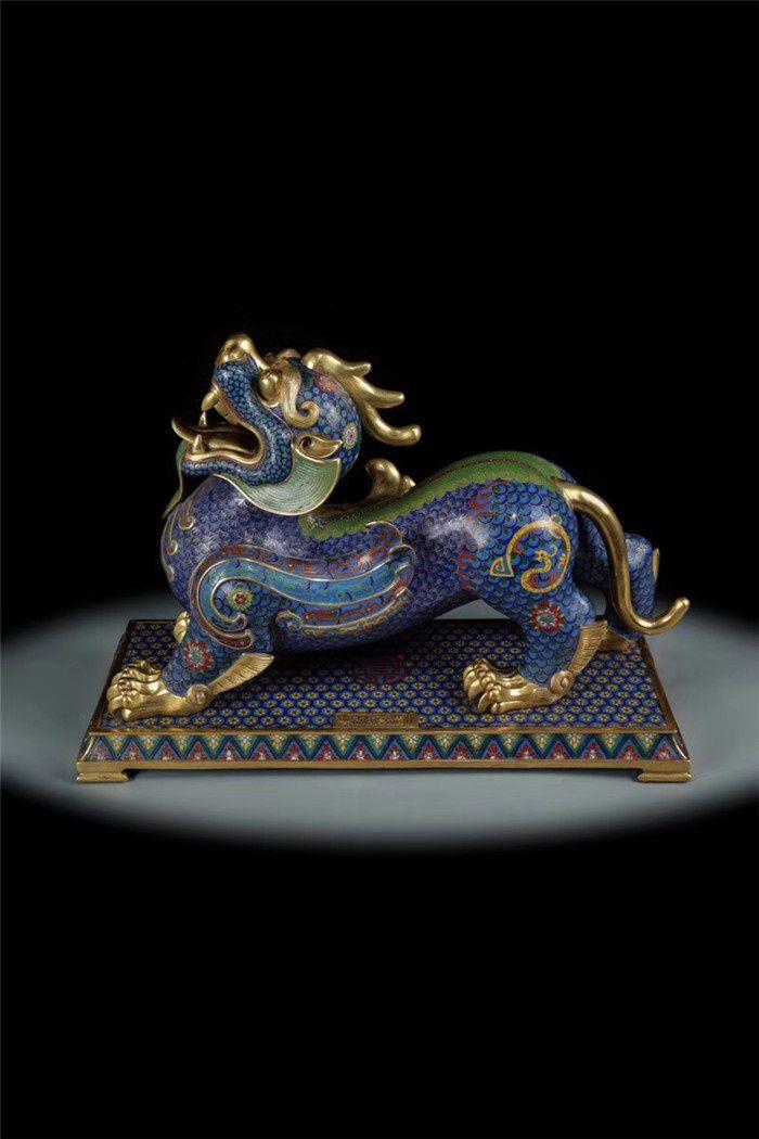 清精铸铜胎景泰蓝掐丝珐琅麒麟摆件一对