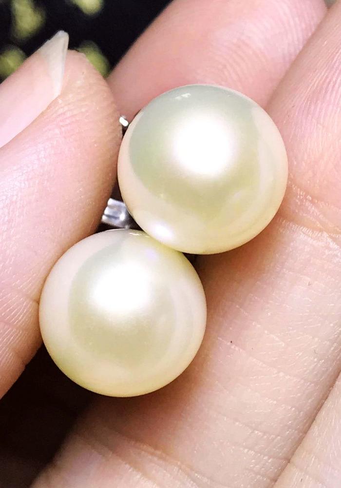 天然淡水珍珠香槟色漂亮近圆珍珠银镀白金镶耳钉一对