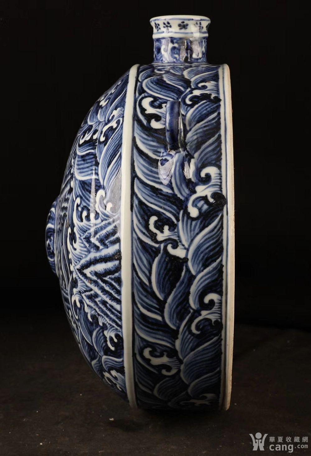 仿古工艺品 瓷器 青花海浪纹扁瓶