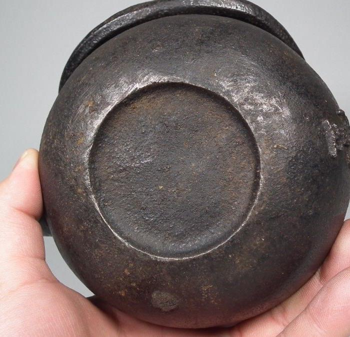 清代龙文堂款大铁壶