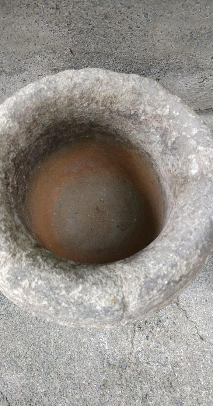 明清佛教用莲花瓣纹石药臼全品.