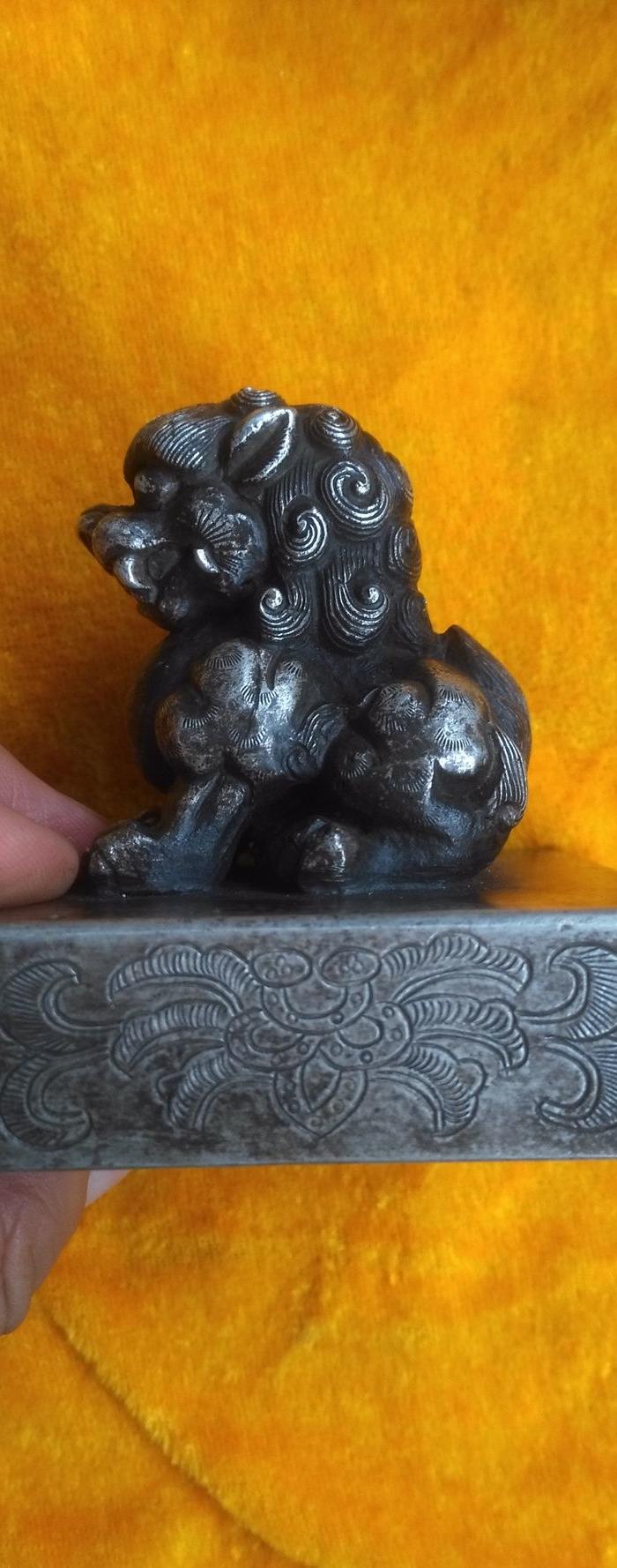 银白铜狮子印章