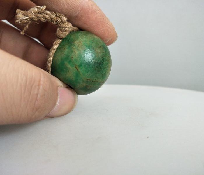 清代老翡翠珠子