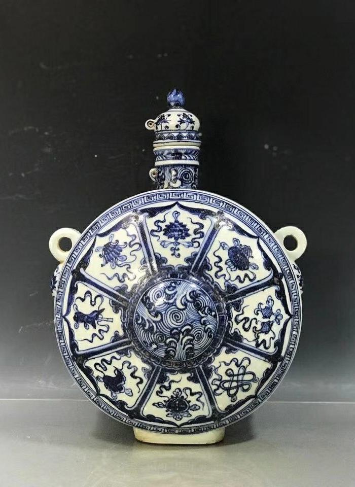 明永乐青花八宝纹扁壶