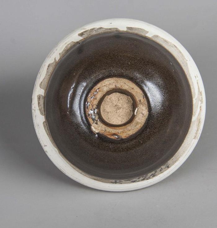 元代内白外黑福字碗