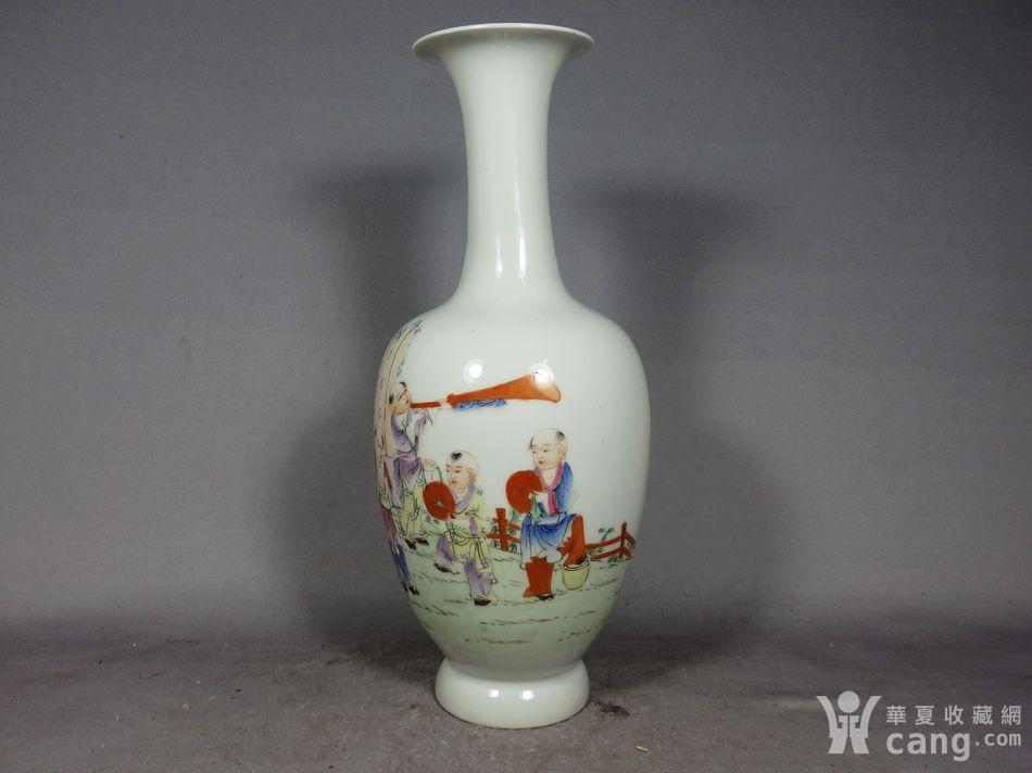 晚清粉彩童子人物绘画赏瓶