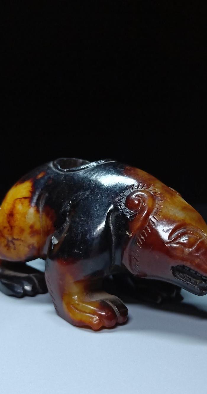 年代:春秋战国 玉料及产地:和田山料 表现形式:把件 品相:全品 形状