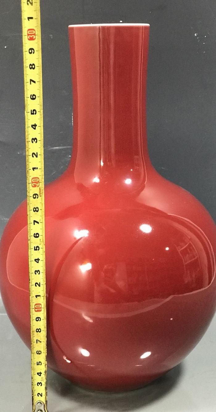 清雍正郎红天球瓶