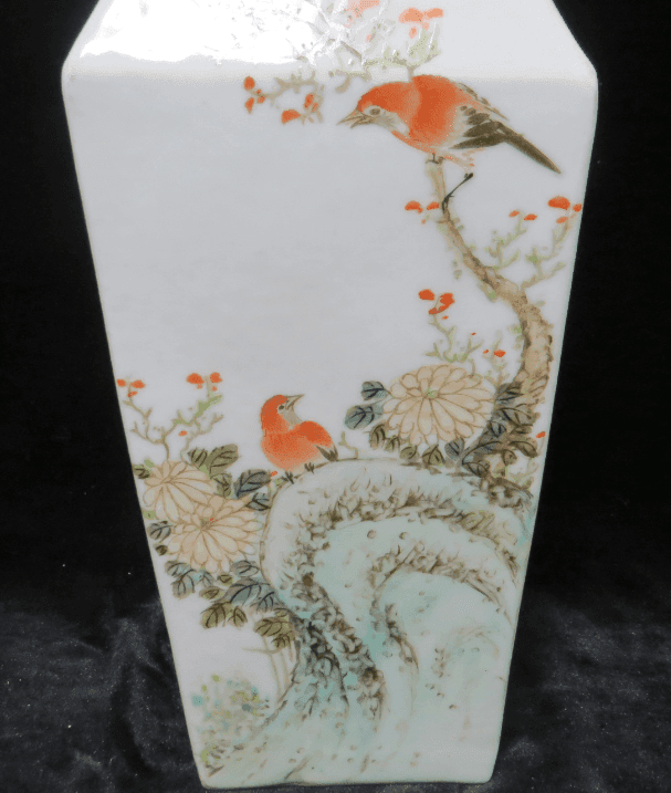 许达生 浅绛彩花鸟纹兽耳瓶一对