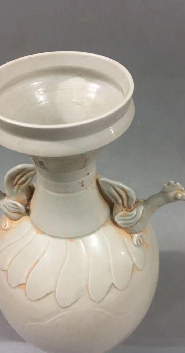 定窑凤首瓶