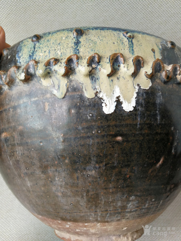 精美鲁山窑黑釉花斑双耳乳钉纹罐