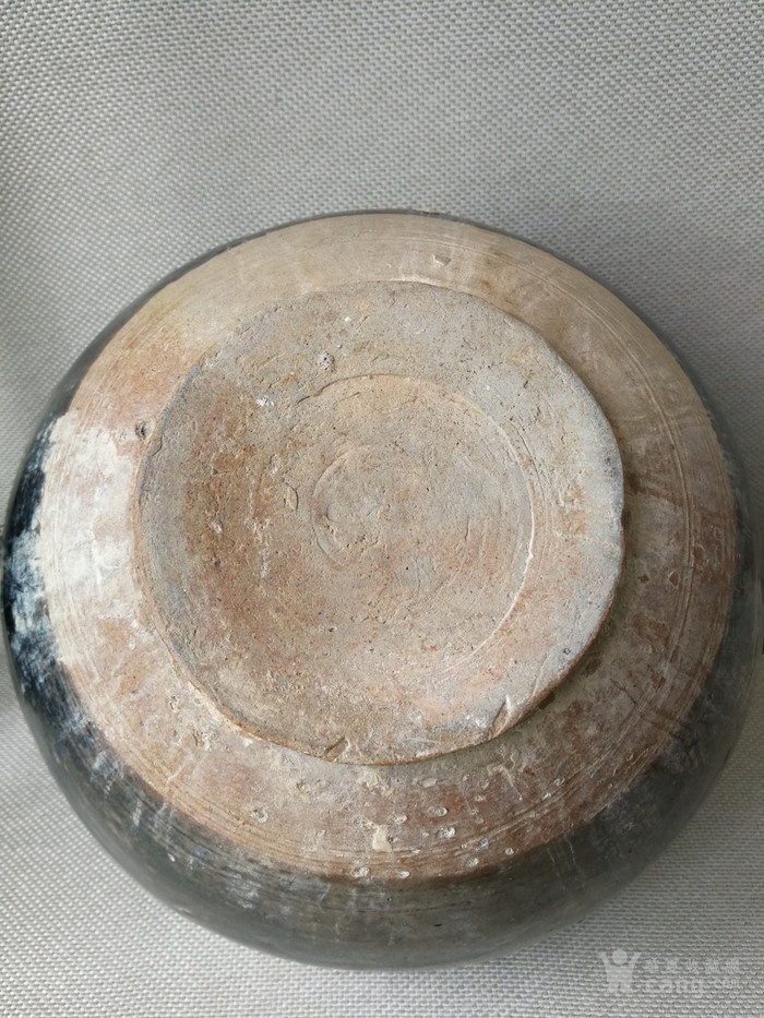 精美鲁山窑黑釉花斑双耳乳钉纹罐