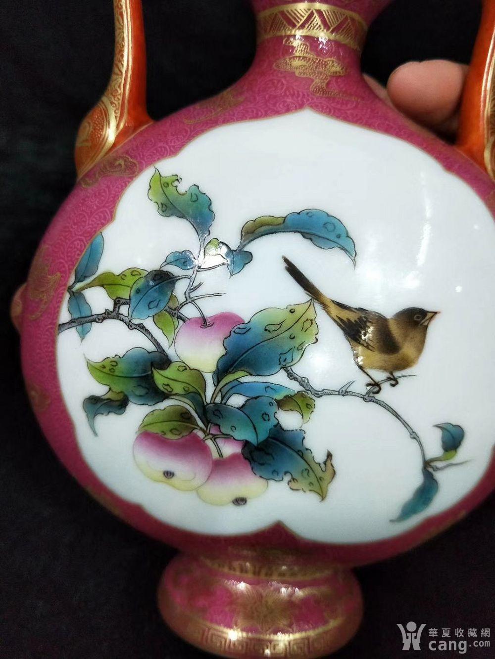 雍正描金墨彩花鸟扁瓶