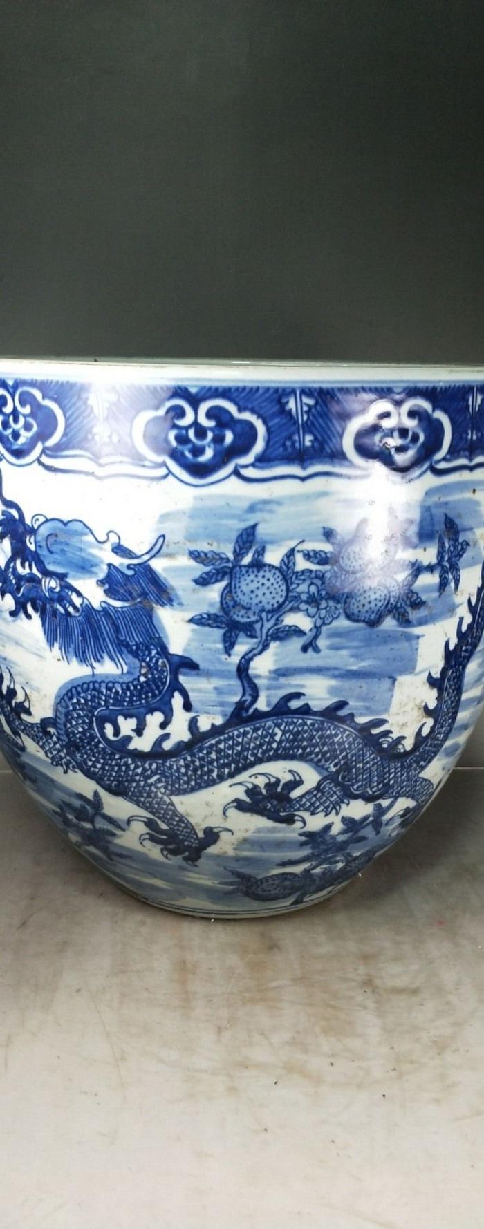 清代青花龙纹画缸