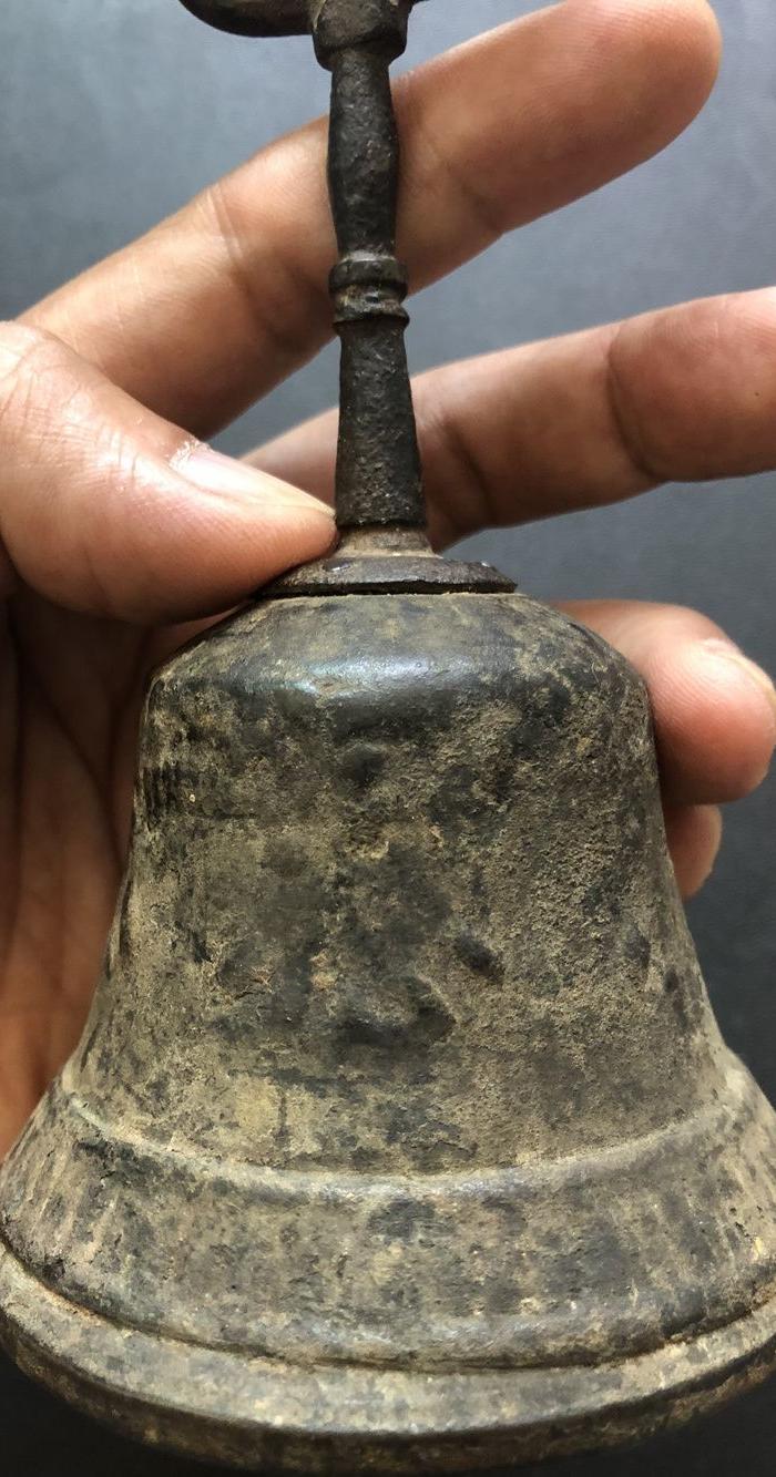 喜欢道士铃铛的朋友来看看.几百年保存到现在不容易的.还是原配的铃