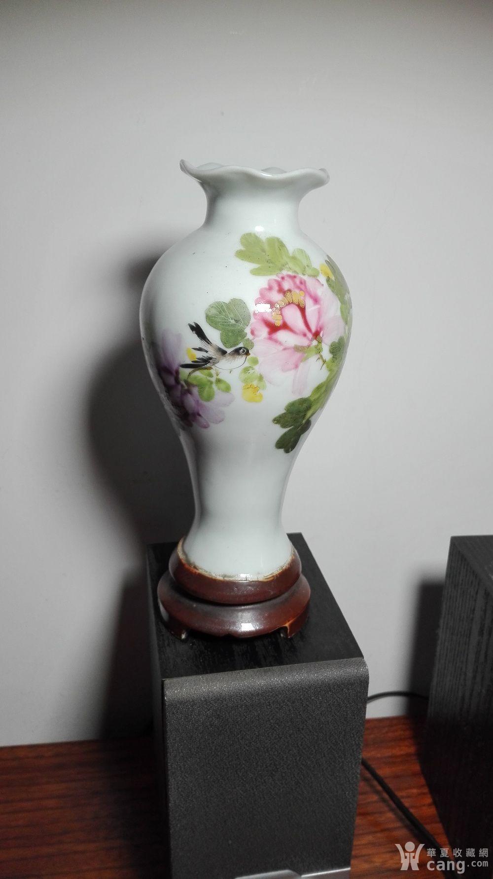 民国粉彩花鸟纹花口瓶