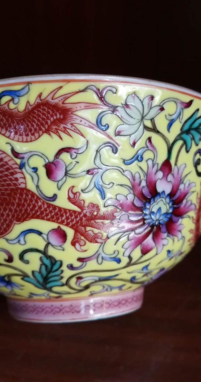 雍正珐琅彩龙凤碗