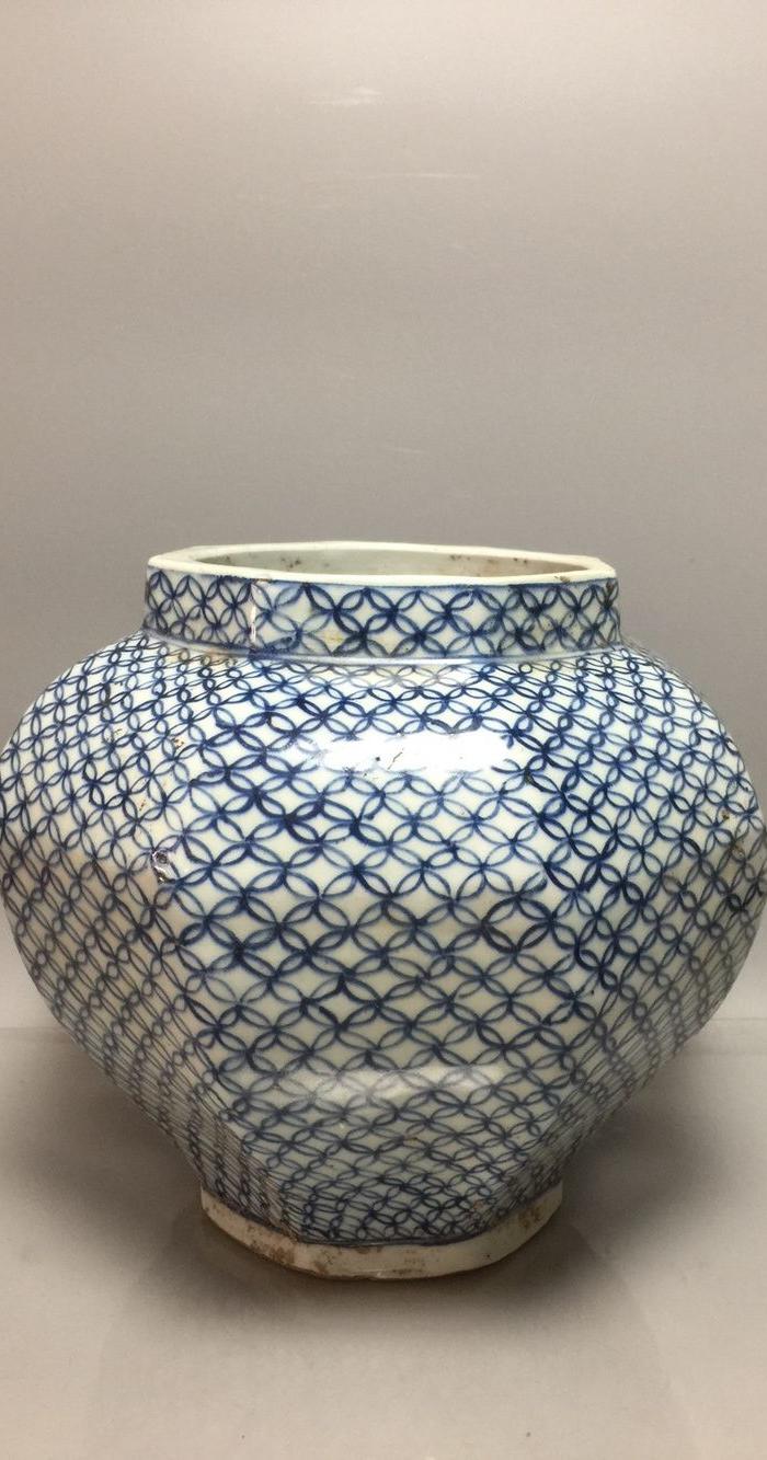 明,青花金钱纹菱形罐