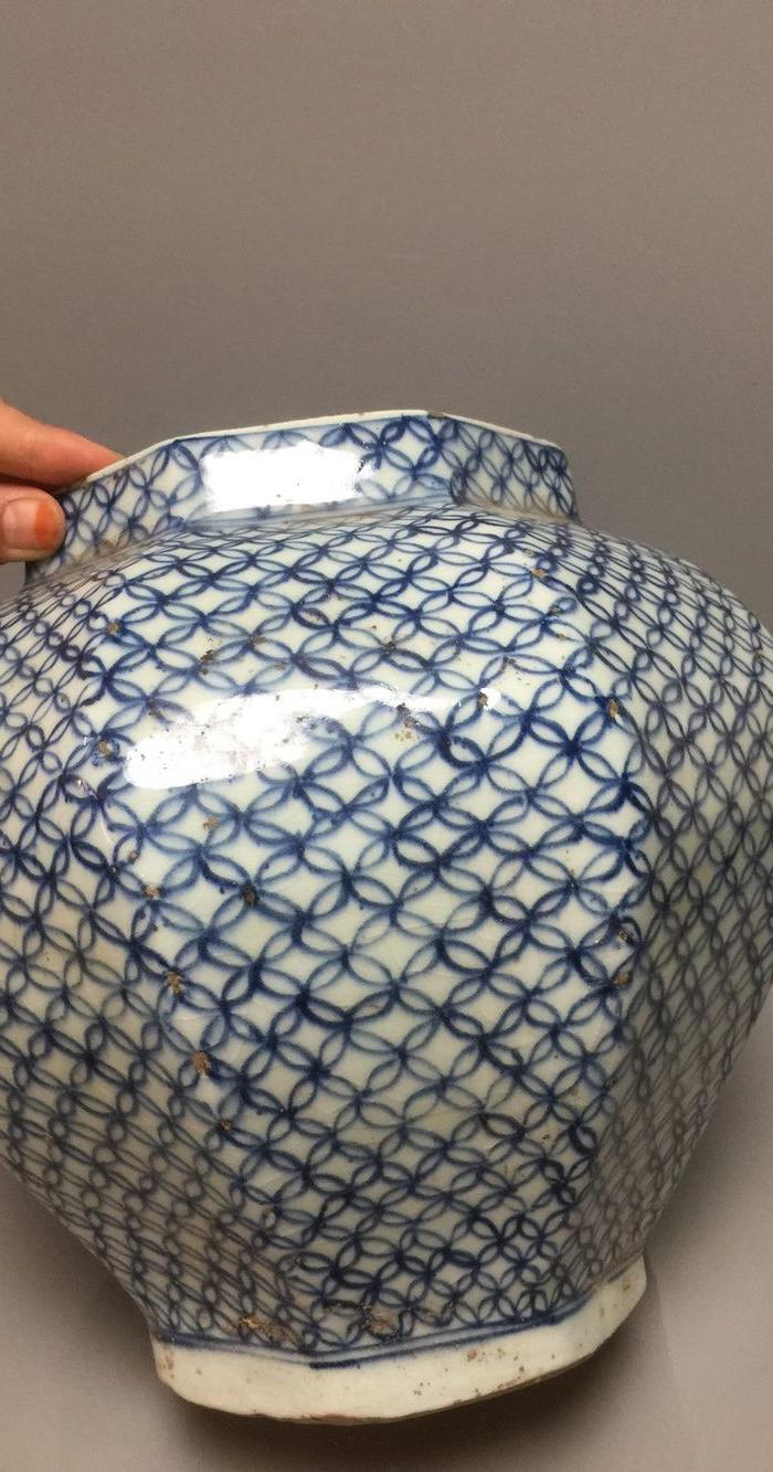 明,青花金钱纹菱形罐