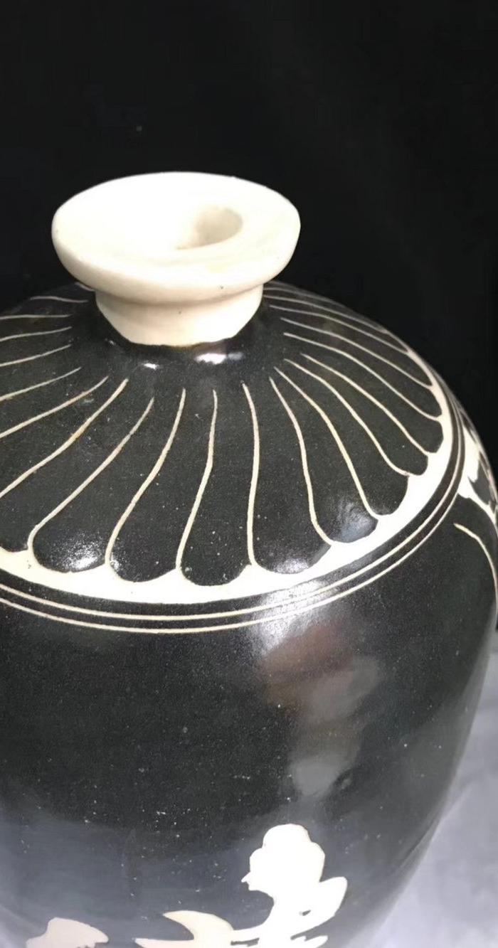 磁州窑佛字梅瓶