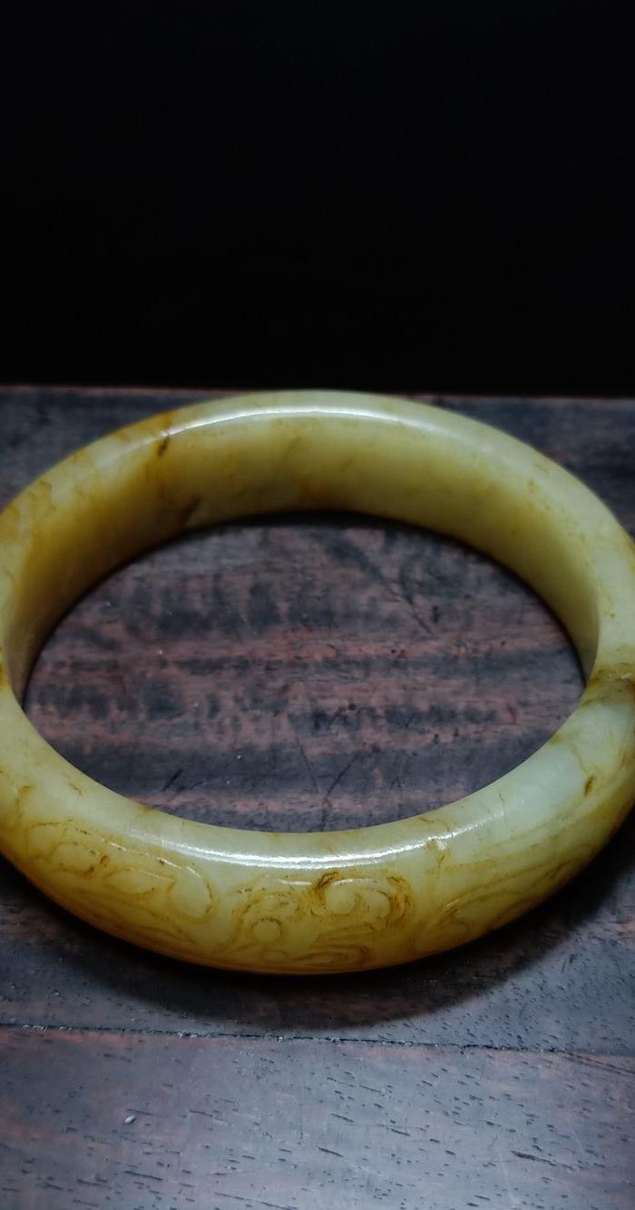 精品战 汉和田老玉镯子