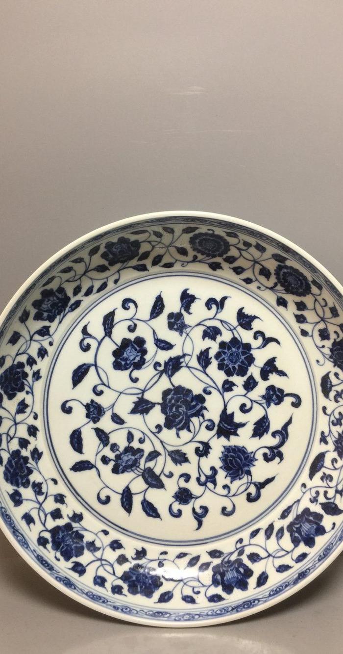 明,青花缠枝莲花纹盘