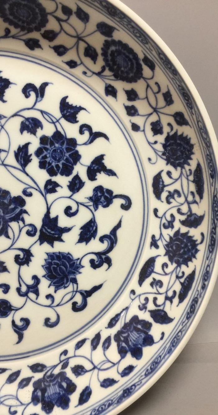 明,青花缠枝莲花纹盘