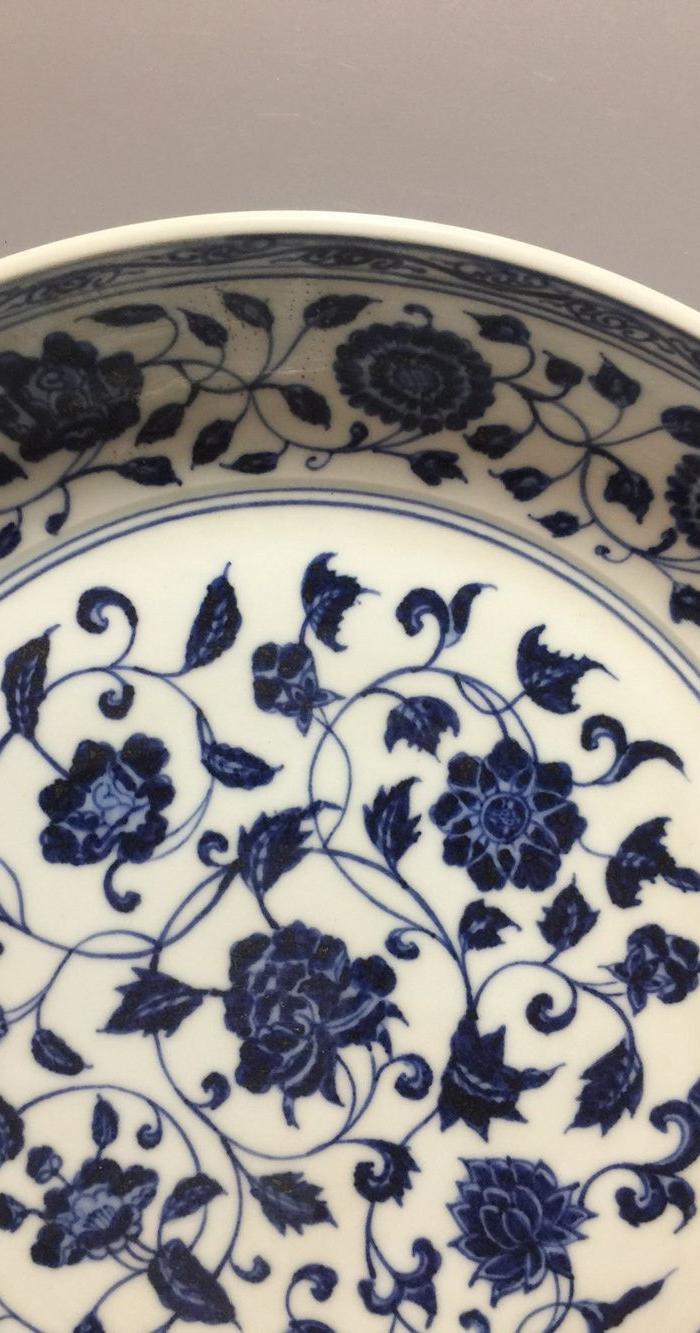 明,青花缠枝莲花纹盘