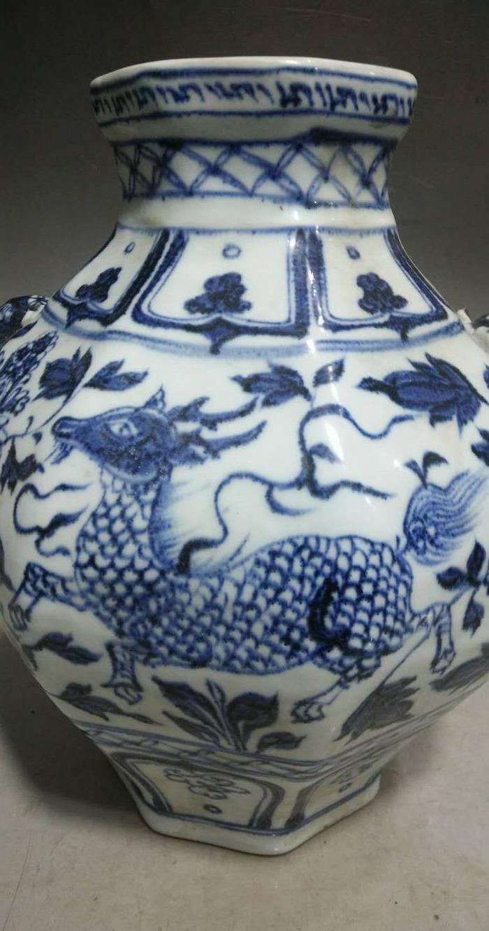 元代青花麒麟兽头棱型罐