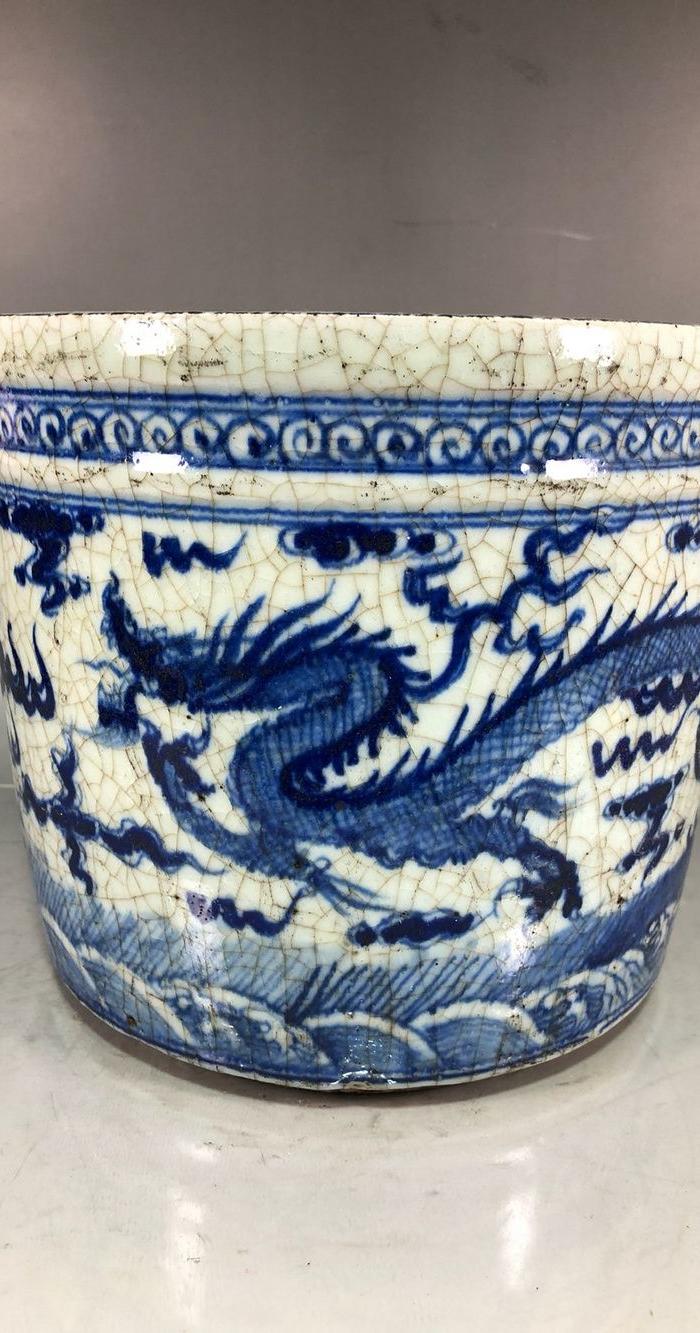 元代青花开片龙纹笔筒