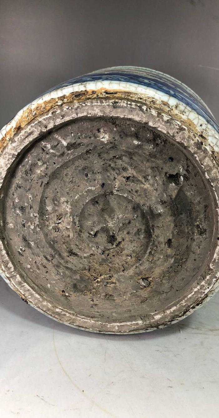 元代青花开片龙纹笔筒