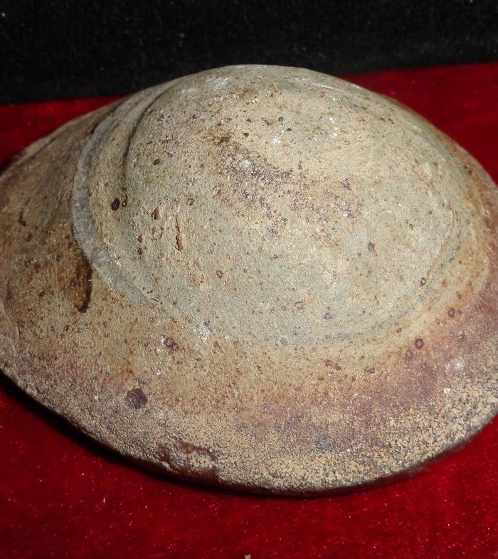 *磁州窑黑釉灯碗