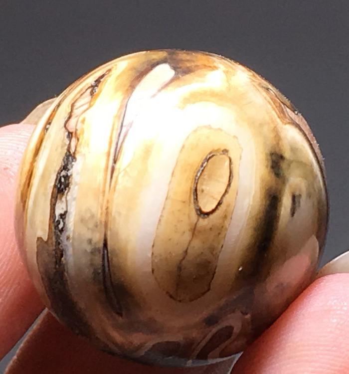 大鹤天珠子一枚