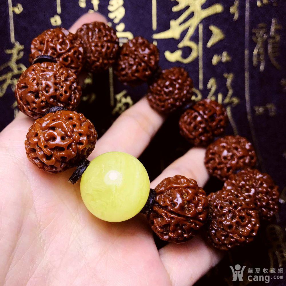 爆肉龙纹!满蜜鸡油黄蜜蜡大珠配八瓣大金刚菩提昭寺酥油供养手串
