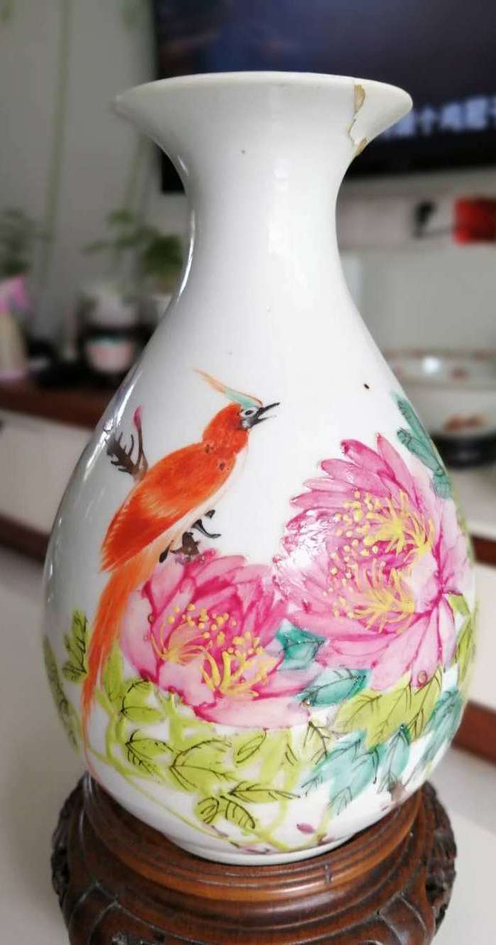 晚清浅绛彩大家颜筱云花鸟纹玉壶春瓶