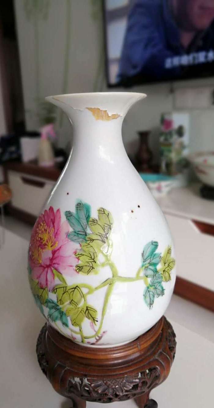 晚清浅绛彩大家颜筱云花鸟纹玉壶春瓶