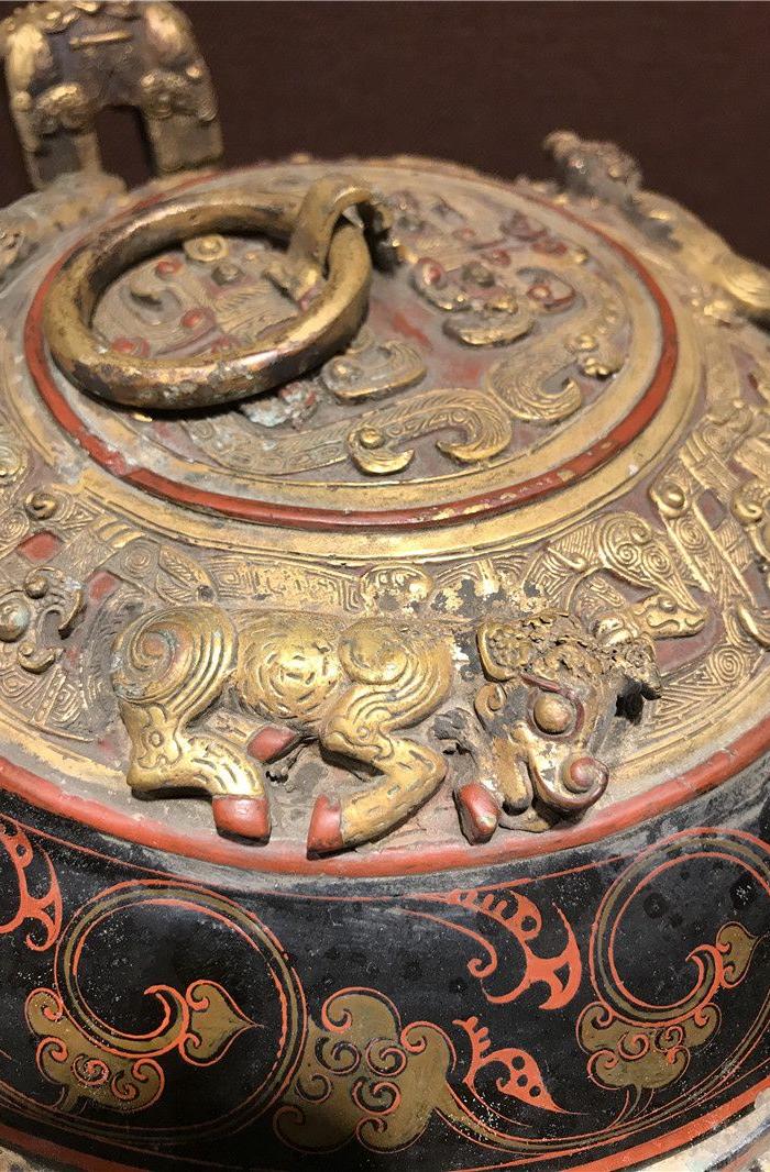 战汉漆器鎏金双耳酒壶