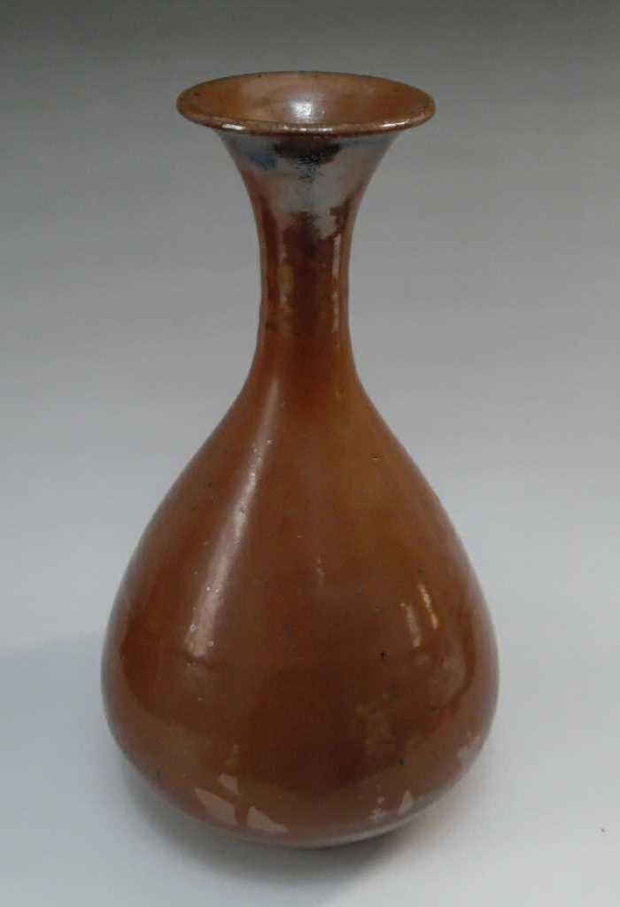 磁州窑酱釉玉壶春瓶