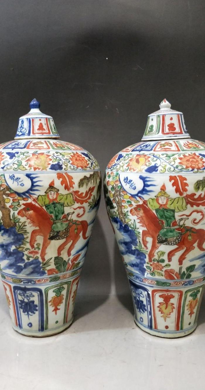 元代五彩鬼谷子下山梅瓶一对