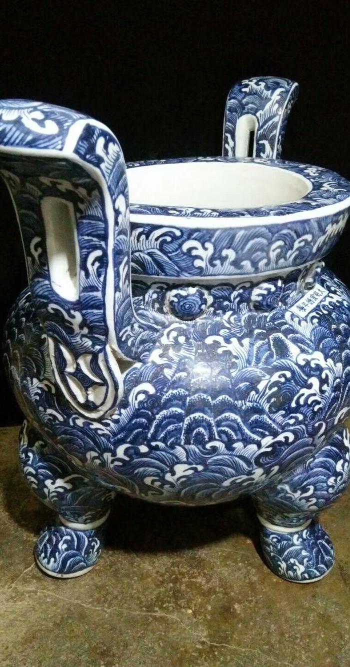 宣德 青花海水纹香炉