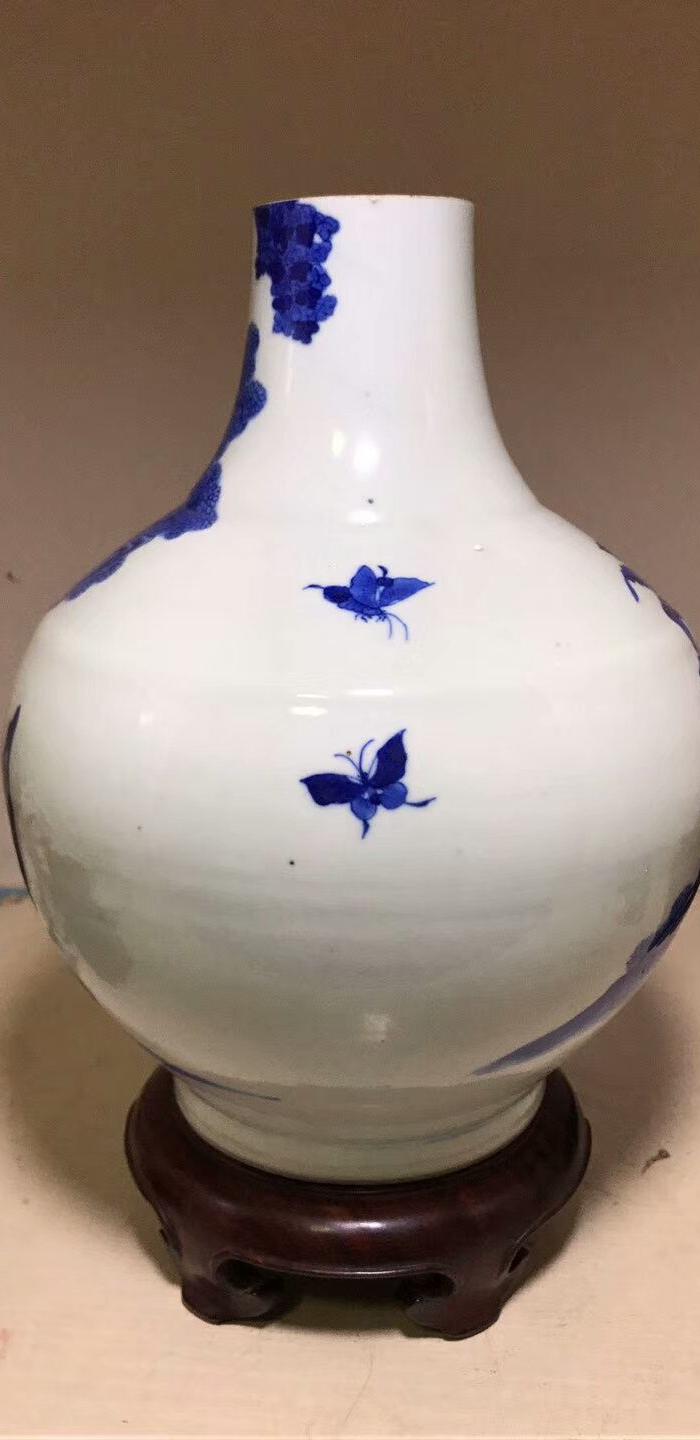 清青花翠毛蓝人物官窑截口赏瓶