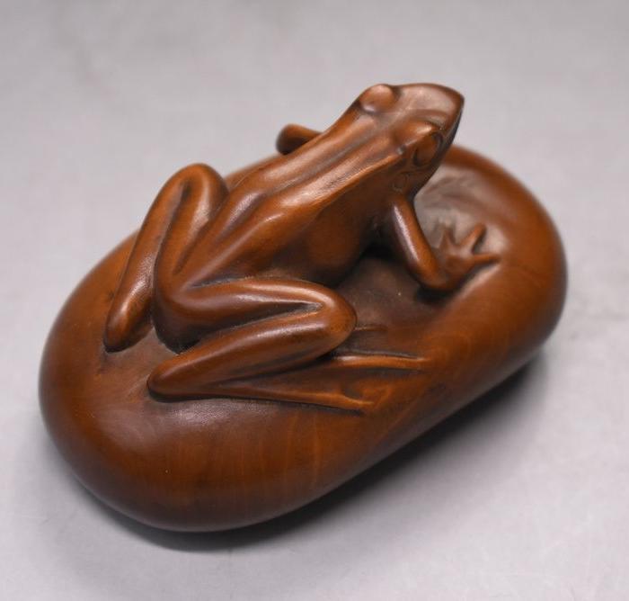 旧藏小叶黄杨木雕青蛙茶宠摆件