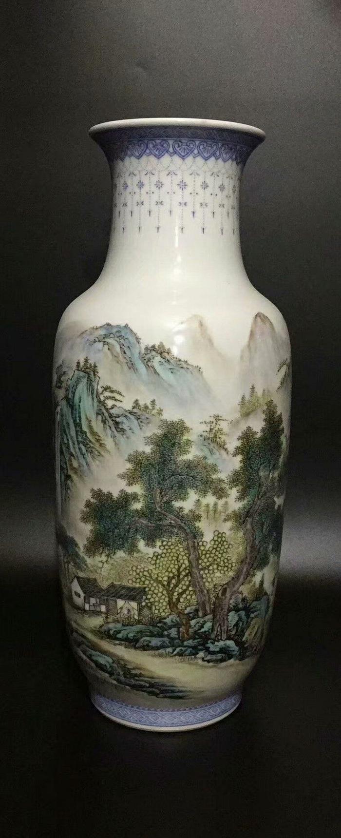 名家王云泉山水花瓶一对