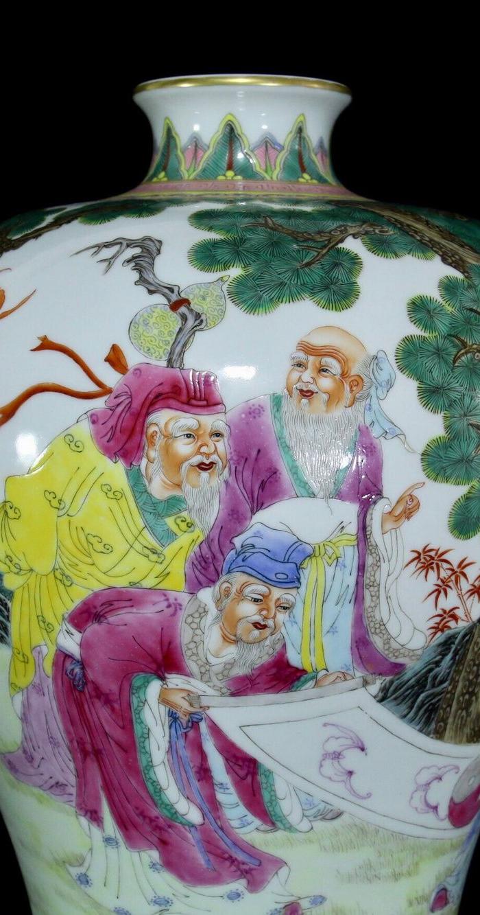 清乾隆粉彩五老四少纹梅瓶,37.5 215 27.