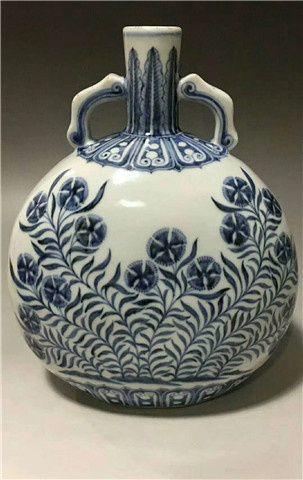 永乐青花花卉抱月瓶