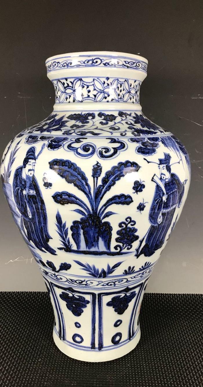 元周亚夫青花人物大口梅瓶.