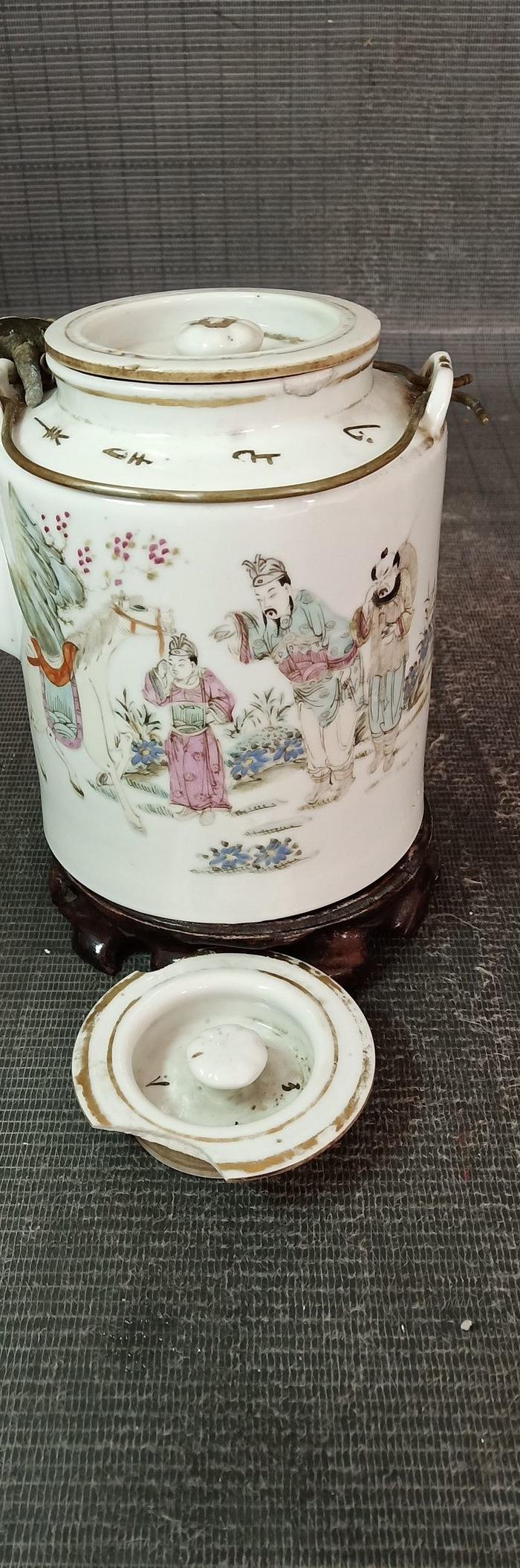 大名家范子楠人物筒壶